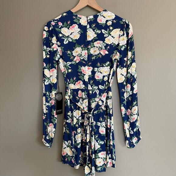 NWT Privacy Please Concord Romper Navy Blue Floral Size‎ Small Deep V-neck Sexy - Picture 14 of 16